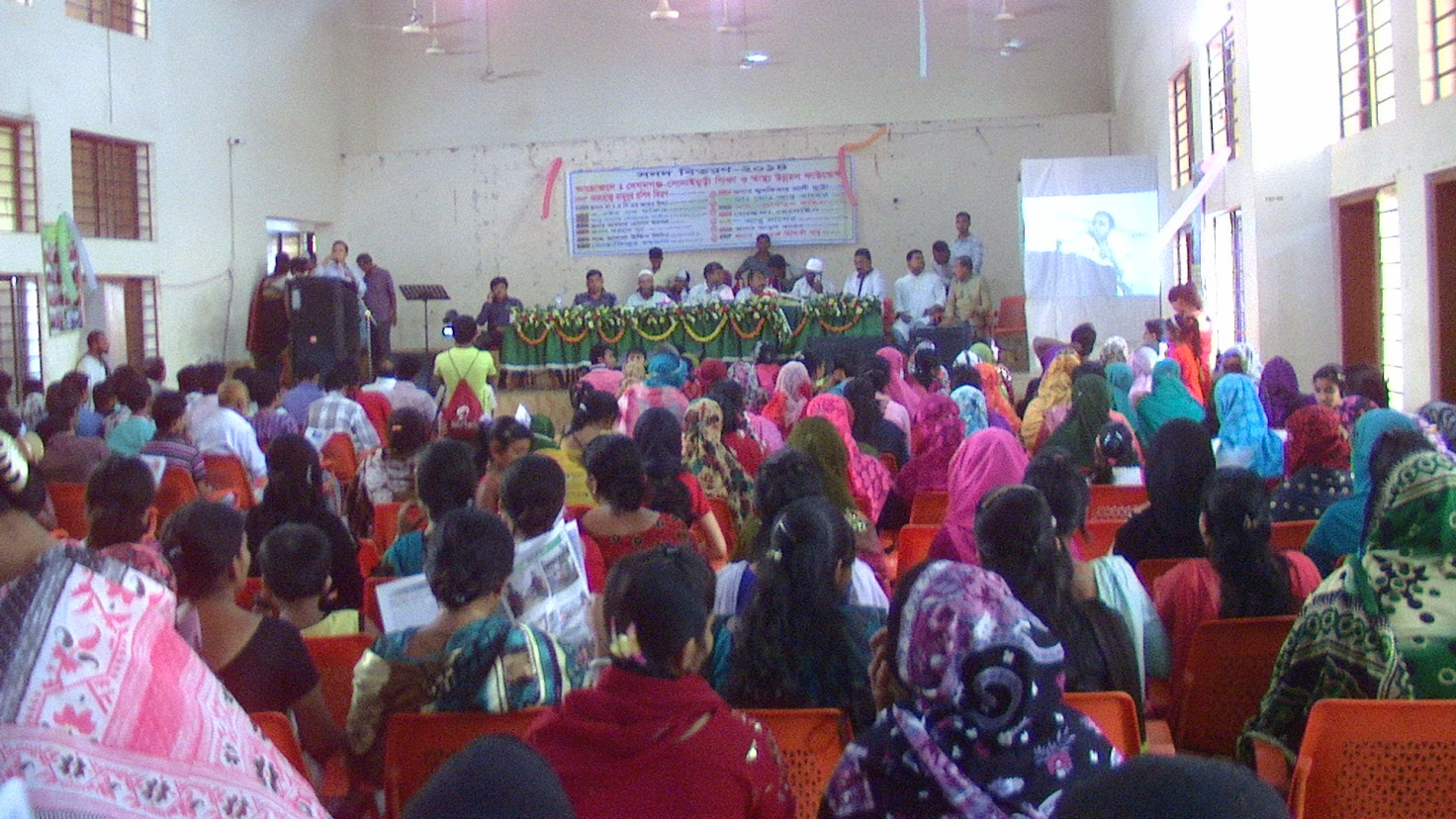 Mr. Farhad Noor, Deputy Director, Youth Development, speaking at the distribution of certificates and cultural program to the students of Begumganj Technical and Computer Institute, an institution under Begumganj-Sonaimuri Education and Health Development Foundation. Noakhali-3 MP Mamunur Rashid Kiran, District Council Chairman Dr ABM Zafar Ullah, Municipal Mayor Akhter Hossain Faisal and many others were present on the occasion.