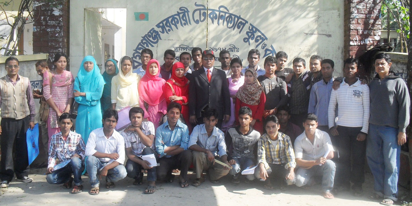In the Pictrue- Following the completion of the examination by the Technical Education Board of the computer department, Chairman of Begamganj-Sonaimuri Shikkha O Sastha Unnayan Foundation and Begumganj Technical and Computer Institute Principal Gias Uddin Mithu is seen with the students.