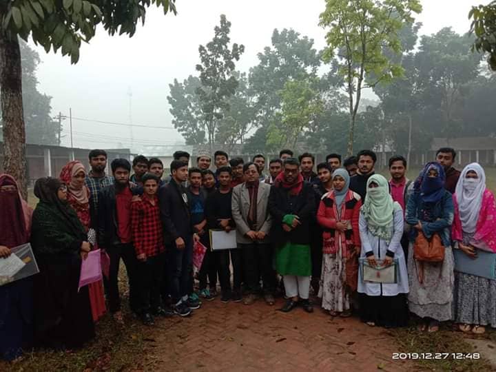 In the Pictrue- Following the completion of the Final examination’ 2019 of the computer department under Bangladesh Technical Education Board Chairman of by the Technical Education Board and Begumganj Technical and Computer Institute Principal Gias Uddin Mithu is seen with the students.